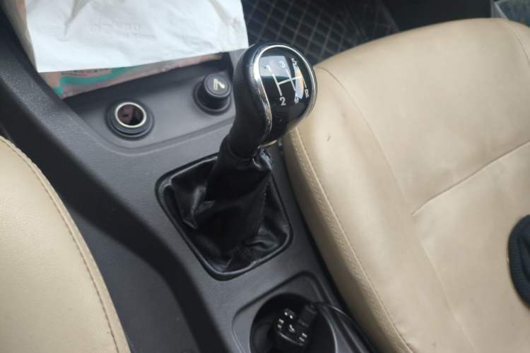 Used Wuling Hongguang 2015 1.2L S Base Model China V Standard Gear Lever