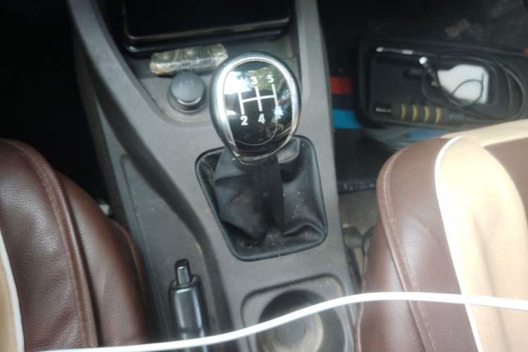 Used Wuling Hongguang 2015 1.2L S Base Model China V Standard Gear Lever