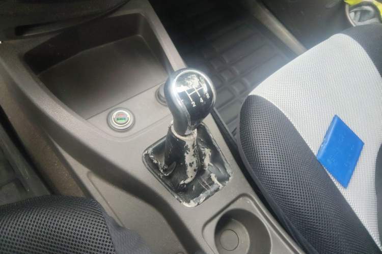 Used Wuling Hongguang 2015 1.5L S Basic Version China V Standard Gear Lever