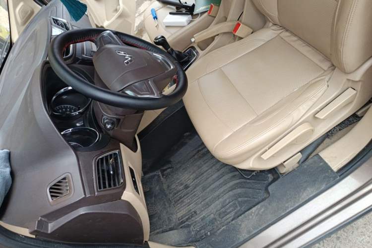 Used Wuling Hongguang 2015 1.5L S1 Comfort China V Standard Left Front Seat