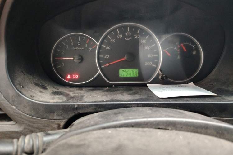 Used Wuling Hongguang 2015 1.5L S Basic Version China V Standard Odometer Close Up