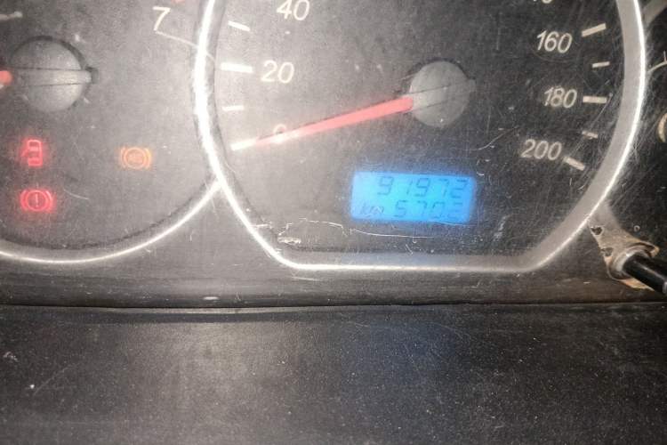 Used Wuling Hongguang 2015 1.2L S Base Model China V Standard Odometer Close Up