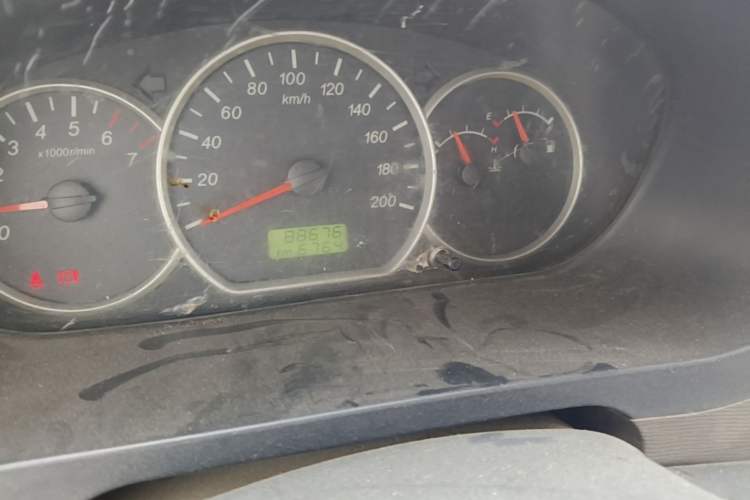 Used Wuling Hongguang 2015 1.5L S Basic Version China V Standard Odometer Close Up