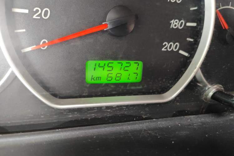 Used Wuling Hongguang 2015 1.2L S Base Model China V Standard Odometer Close Up