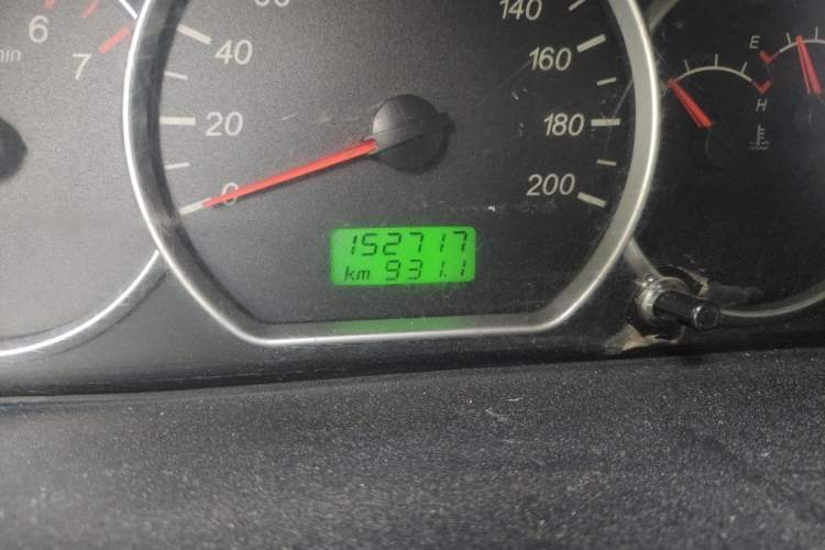 Used Wuling Hongguang 2015 1.5L S Basic Version China V Standard Odometer Close Up