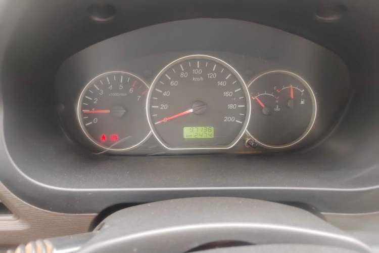 Used Wuling Hongguang 2015 1.5L S Basic Version China V Standard Odometer Close Up