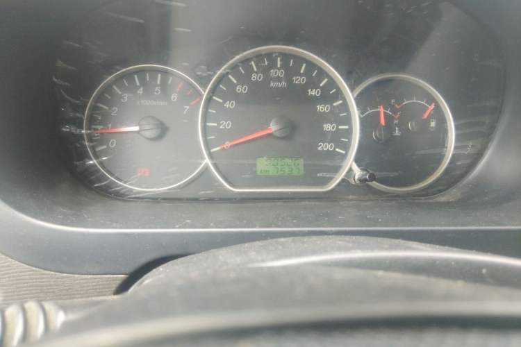 Used Wuling Hongguang 2015 1.5L S Basic Version China V Standard Odometer Close Up