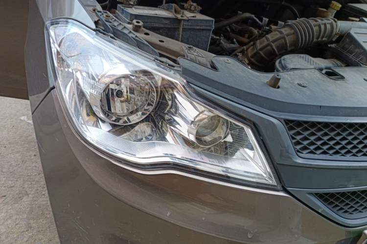 Used Wuling Hongguang 2015 1.5L S1 Comfort China V Standard Right Front Headlight