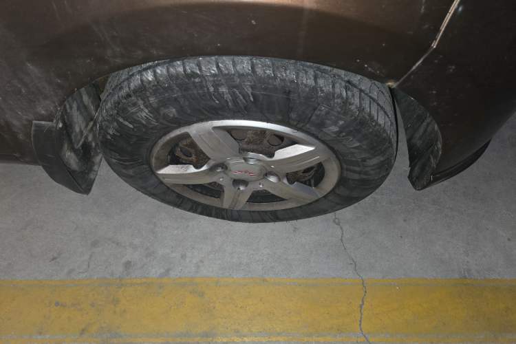 Used Wuling Hongguang 2015 1.5L S Base Model China IV Right Front Wheel Hub