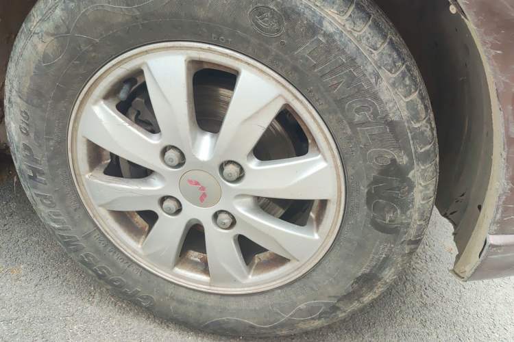 Used Wuling Hongguang 2015 1.5L S Basic Version China V Standard Right Front Wheel Hub