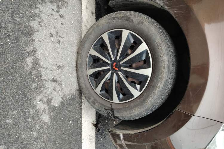 Used Wuling Hongguang 2015 1.5L S Basic Version China V Standard Right Front Wheel Hub