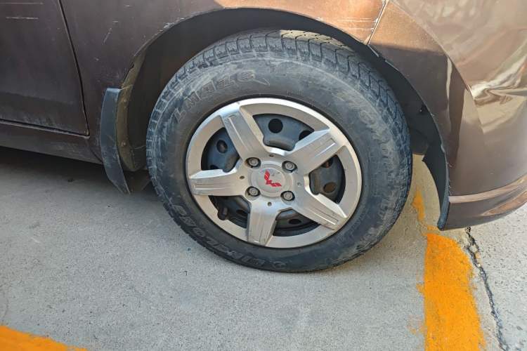 Used Wuling Hongguang 2015 1.5L S Basic Version China V Standard Right Front Wheel Hub
