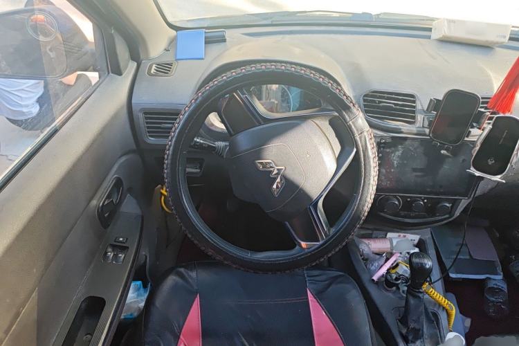Used Wuling Hongguang 2015 1.5L S Basic Version China V Standard Steering Wheel