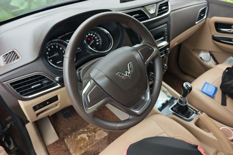 Used Wuling Hongguang 2015 1.5L S1 Comfort China V Standard Steering Wheel
