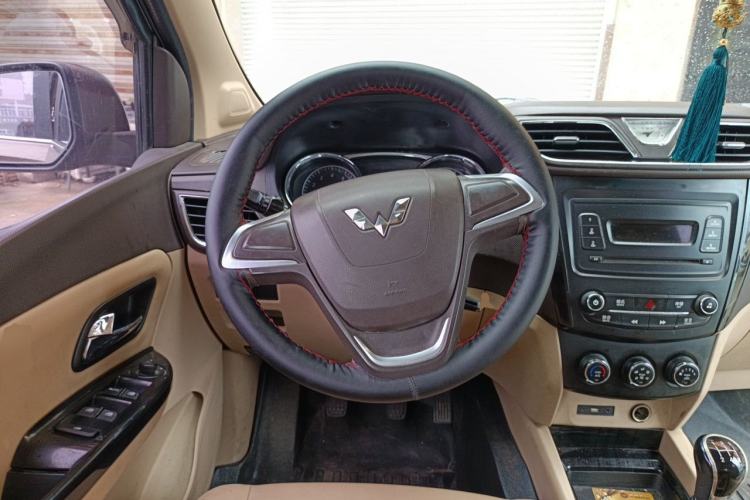 Used Wuling Hongguang 2015 1.5L S1 Comfort China V Standard Steering Wheel