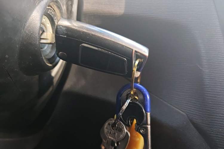 Used Wuling Hongguang 2015 1.5L S Basic Version China V Standard Vehicle Key