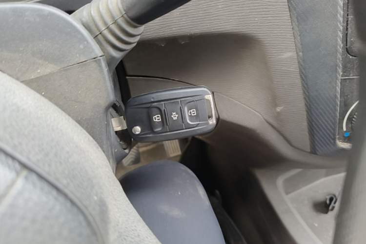Used Wuling Hongguang 2015 1.5L S Basic Version China V Standard Vehicle Key