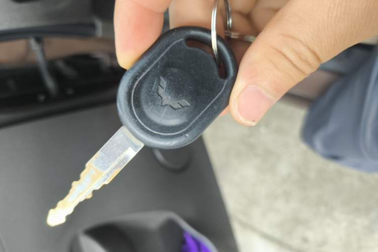 Used Wuling Hongguang 2015 1.2L S Base Model China V Standard Vehicle Key