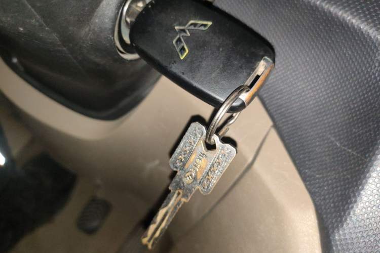 Used Wuling Hongguang 2015 1.2L S Base Model China V Standard Vehicle Key