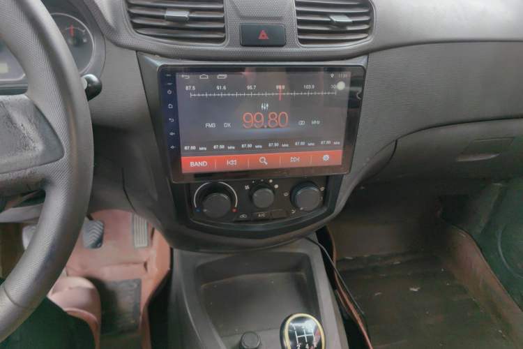 Used Wuling Hongguang 2015 1.5L S Basic Version China V Standard Audio And AC Panel