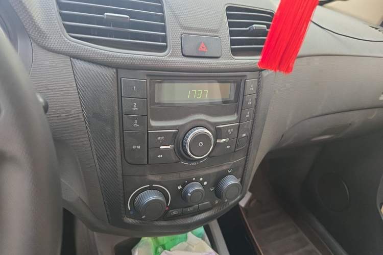 Used Wuling Hongguang 2015 1.5L S Basic Version China V Standard Audio And AC Panel