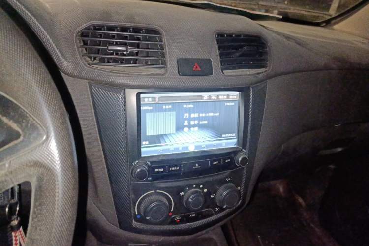 Used Wuling Hongguang 2015 1.5L S Basic Version China V Standard Audio And AC Panel