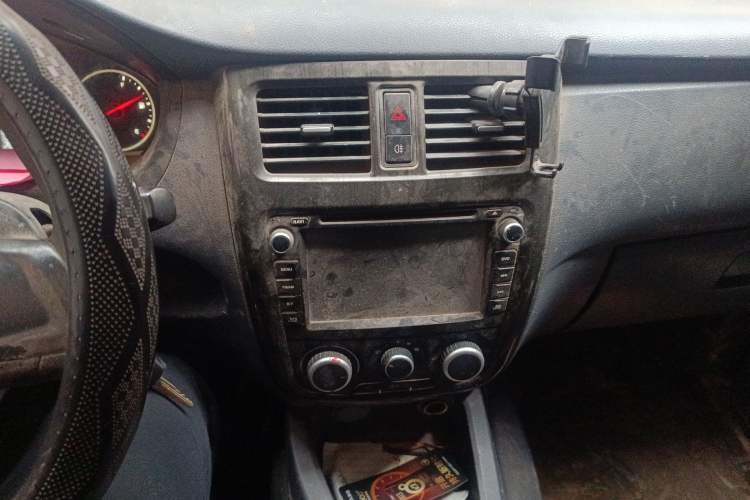 Used Wuling Hongguang 2015 1.2L S Base Model China IV Audio And AC Panel