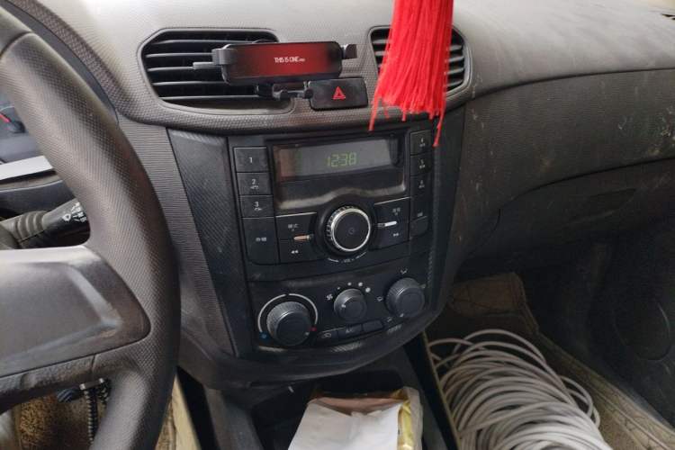 Used Wuling Hongguang 2015 1.5L S Basic Version China V Standard Audio And AC Panel