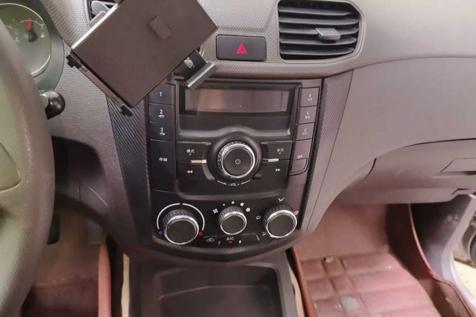 Used Wuling Hongguang 2015 1.2L S Base Model China IV Audio And AC Panel