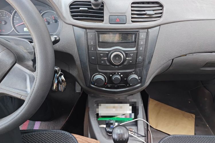 Used Wuling Hongguang 2015 1.5L S Base Model China IV Audio And AC Panel