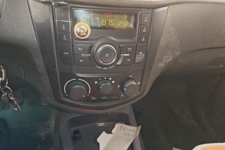 Used Wuling Hongguang 2015 1.2L S Base Model China V Standard Audio And AC Panel