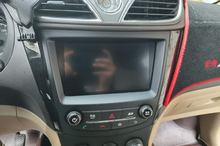 Used Wuling Hongguang 2015 1.5L S1 Luxury National Emission Standard V Audio And AC Panel
