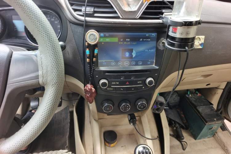 Used Wuling Hongguang 2015 1.5L S1 Standard China V-Emission Standards Audio And AC Panel