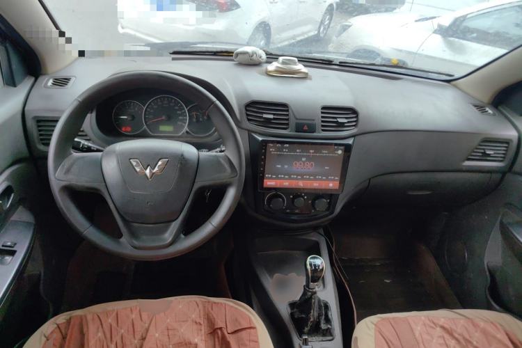 Used Wuling Hongguang 2015 1.5L S Basic Version China V Standard Center Console