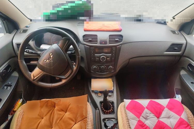Used Wuling Hongguang 2015 1.5L S Basic Version China V Standard Center Console