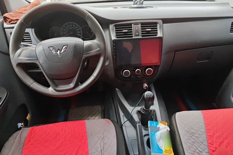 Used Wuling Hongguang 2015 1.2L S Base Model China IV Center Console