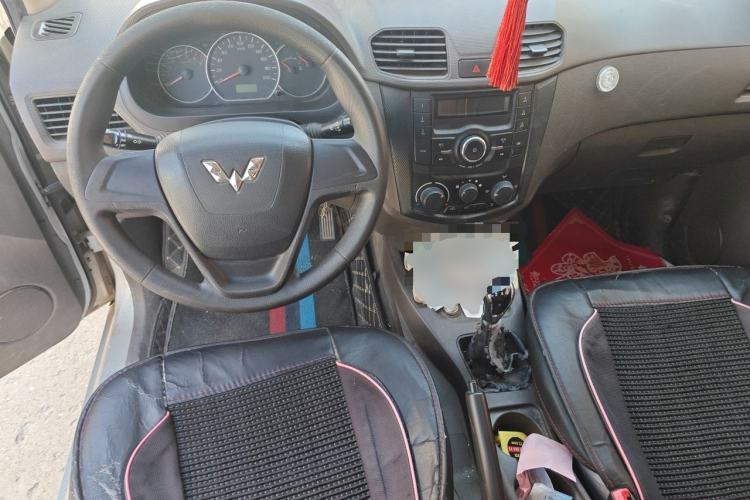 Used Wuling Hongguang 2015 1.5L S Basic Version China V Standard Center Console
