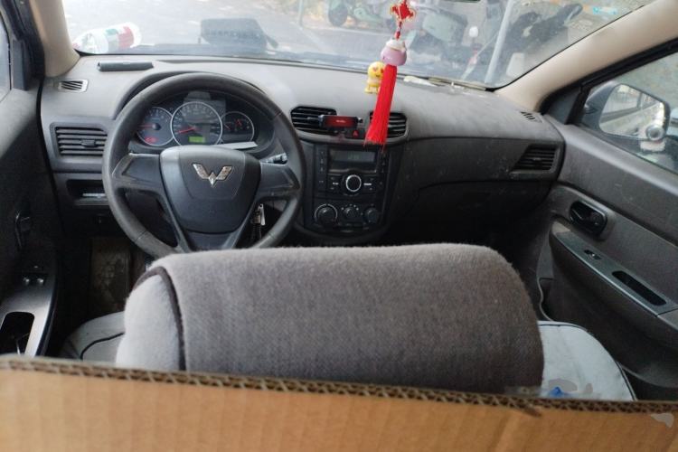 Used Wuling Hongguang 2015 1.5L S Basic Version China V Standard Center Console