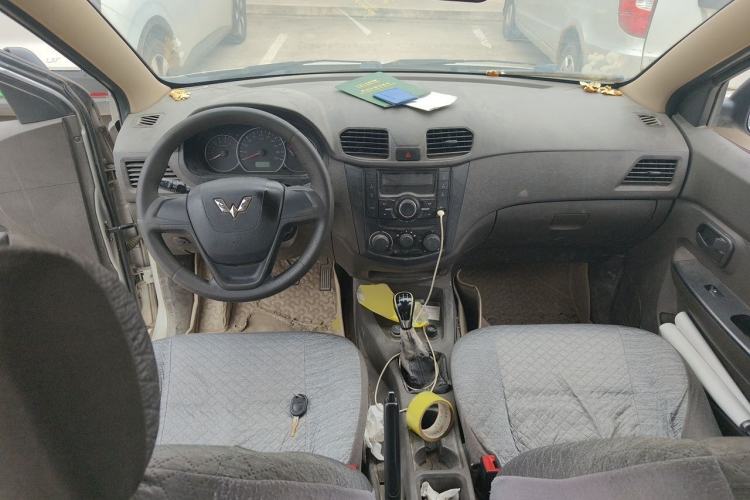 Used Wuling Hongguang 2015 1.2L S Base Model China V Standard Center Console