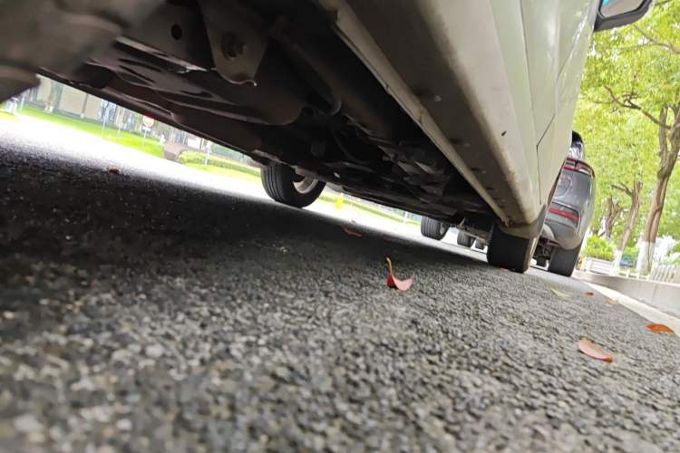 Used Wuling Hongguang 2015 1.5L S1 Standard China V-Emission Standards Chassis Rear Right