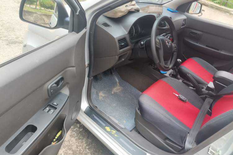 Used Wuling Hongguang 2015 1.2L S Base Model China V Standard Driver Seat