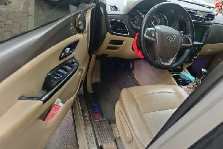 Used Wuling Hongguang 2015 1.5L S1 Luxury National Emission Standard V Driver Seat