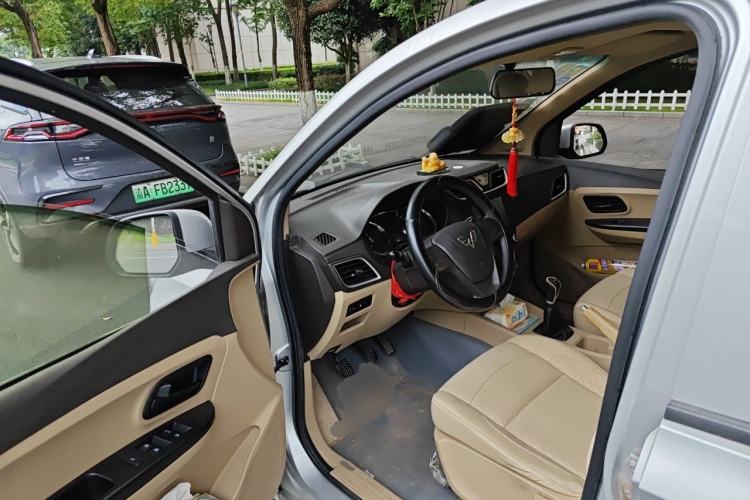 Used Wuling Hongguang 2015 1.5L S1 Standard China V-Emission Standards Driver Seat
