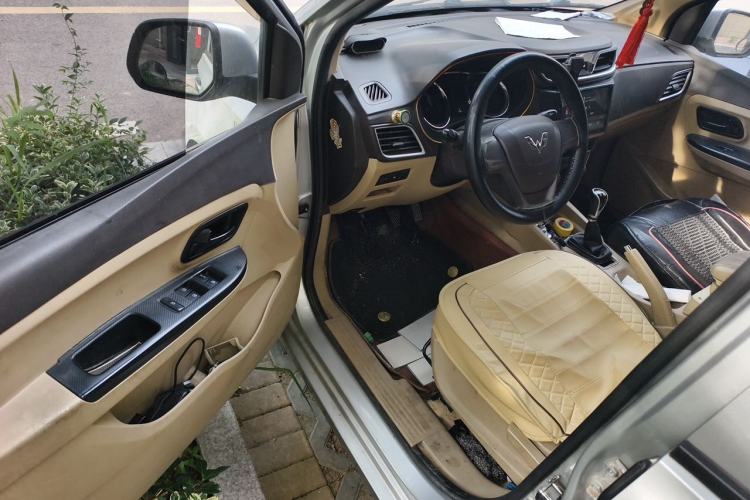 Used Wuling Hongguang 2015 1.5L S1 Standard China V-Emission Standards Driver Seat