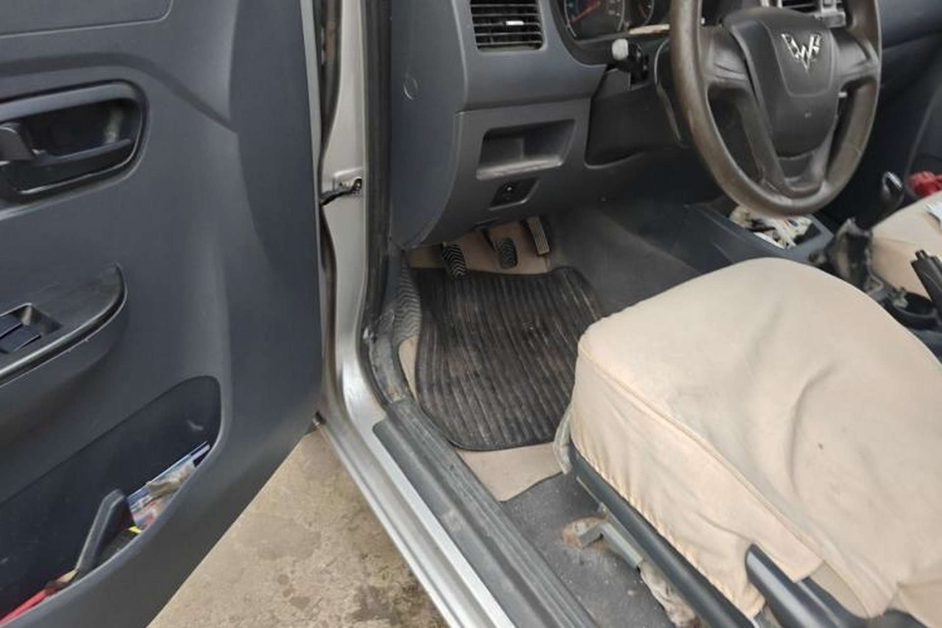 Used Wuling Hongguang 2015 1.2L S Base Model China IV Driver Seat