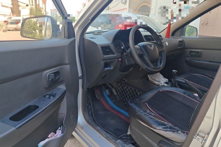 Used Wuling Hongguang 2015 1.5L S Basic Version China V Standard Driver Seat