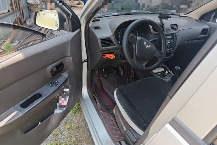 Used Wuling Hongguang 2015 1.5L S Base Model China IV Driver Seat
