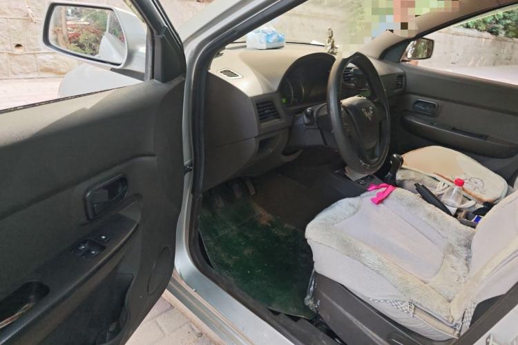Used Wuling Hongguang 2015 1.2L S Base Model China V Standard Driver Seat