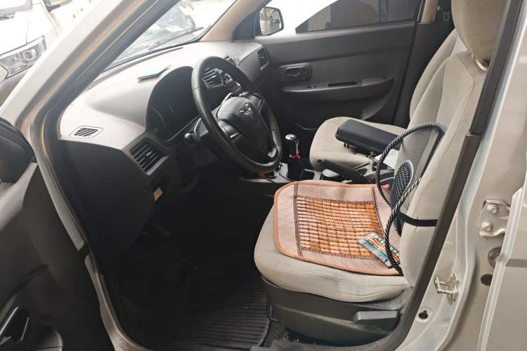 Used Wuling Hongguang 2015 1.5L S Basic Version China V Standard Driver Seat