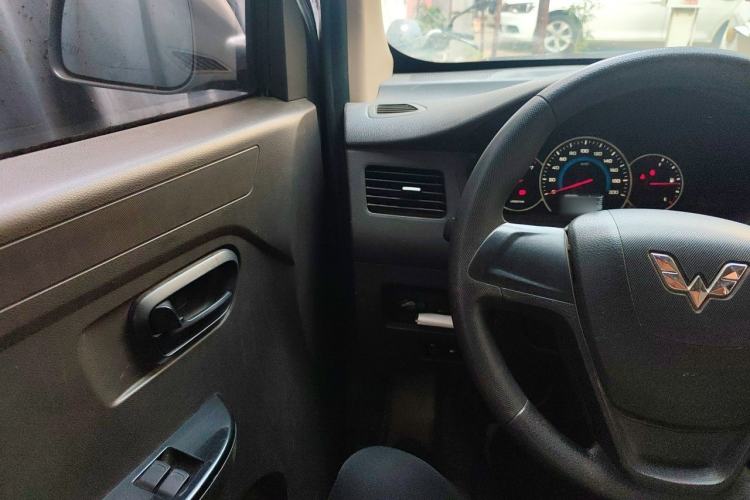 Used Wuling Hongguang 2015 1.5L S1 Comfort China V Standard Driver Seat